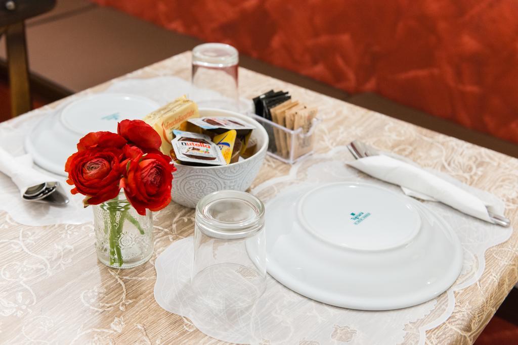 Domus Capilupi Bed & Breakfast Rome Bagian luar foto