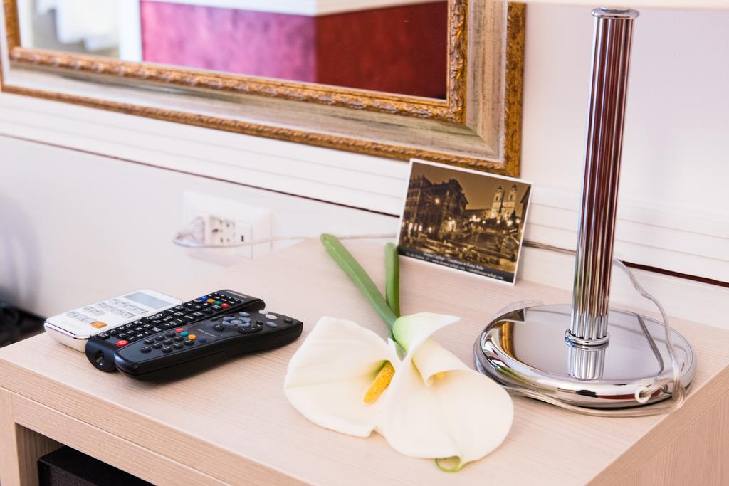 Domus Capilupi Bed & Breakfast Rome Bagian luar foto