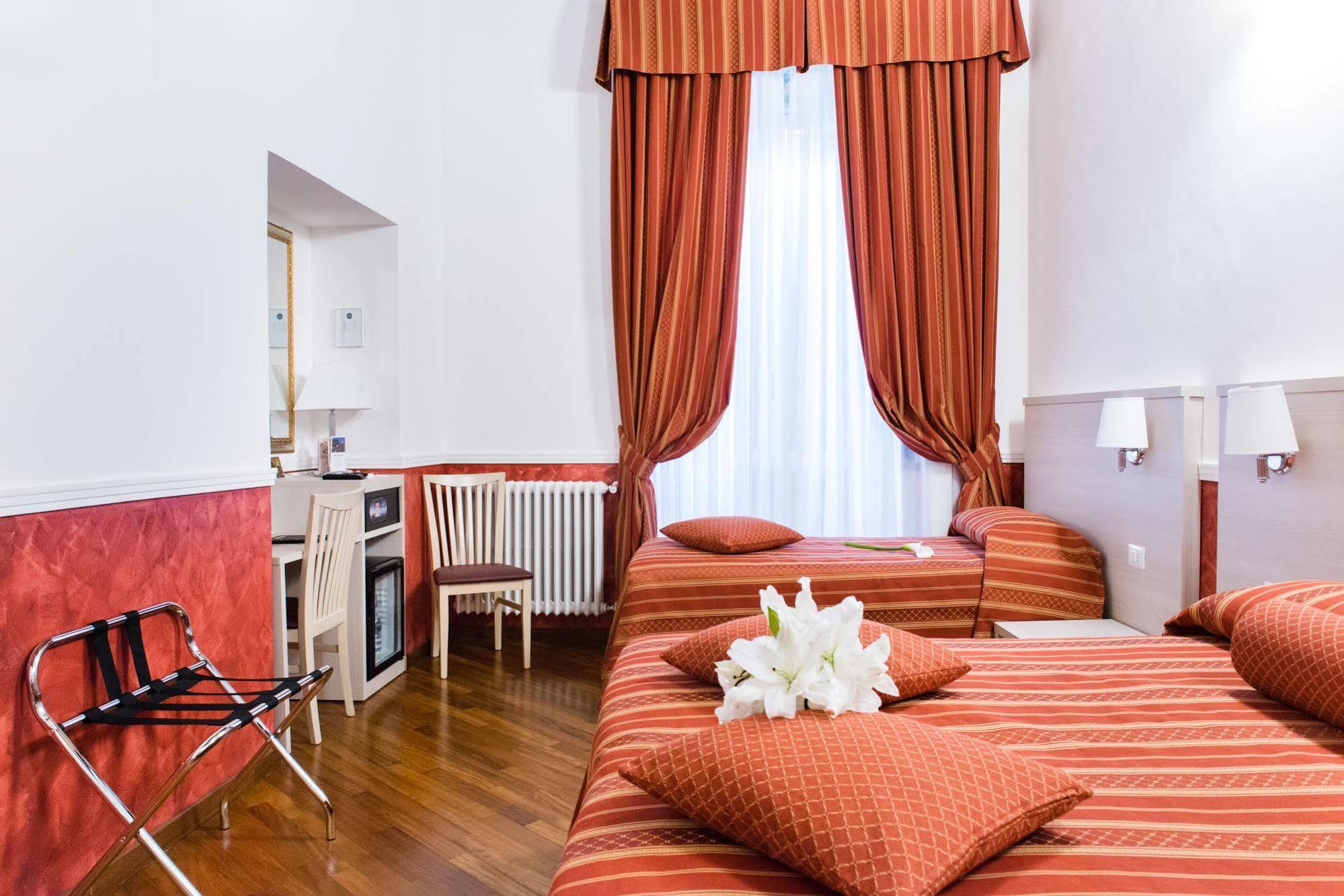 Domus Capilupi Bed & Breakfast Rome Bagian luar foto