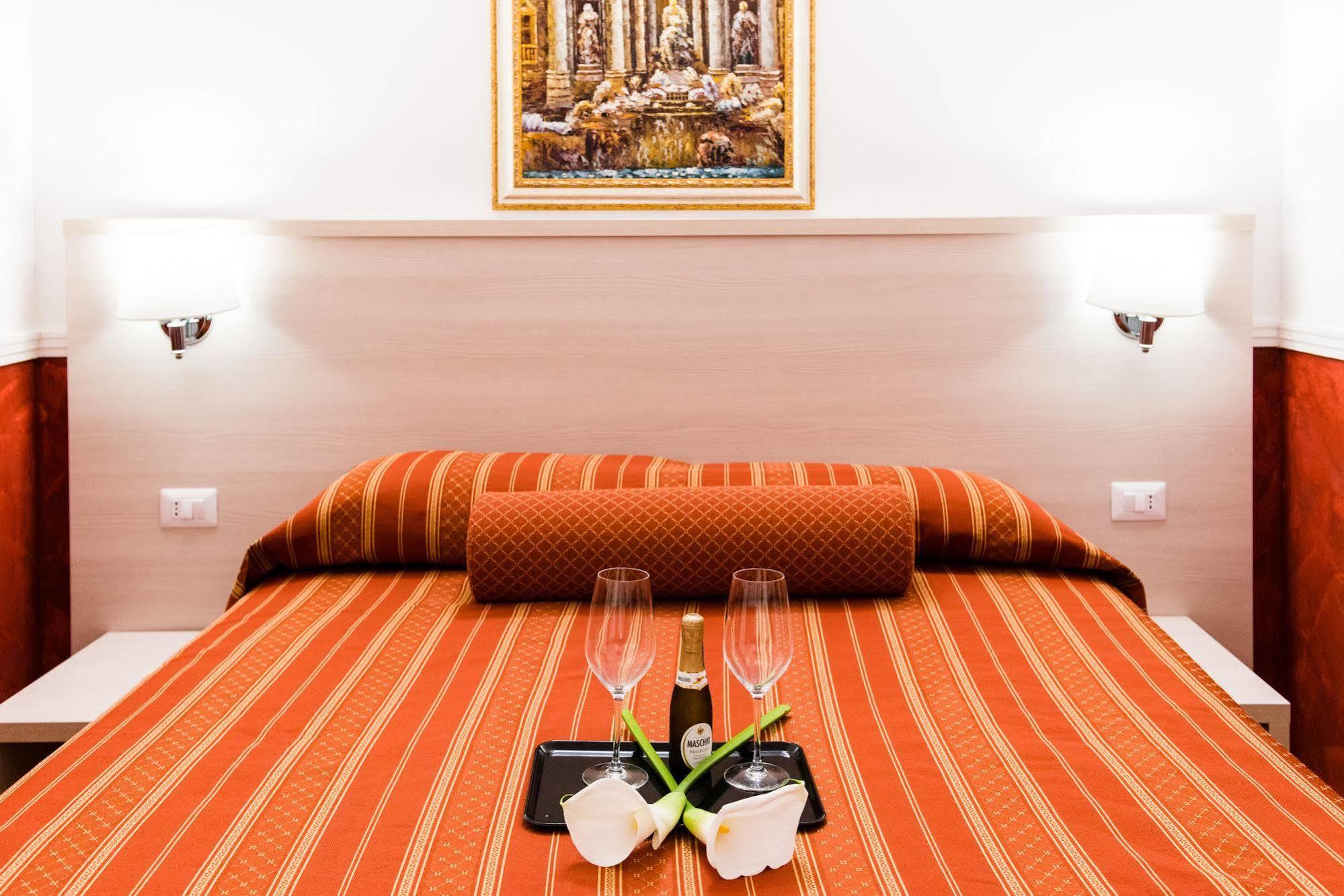 Domus Capilupi Bed & Breakfast Rome Bagian luar foto