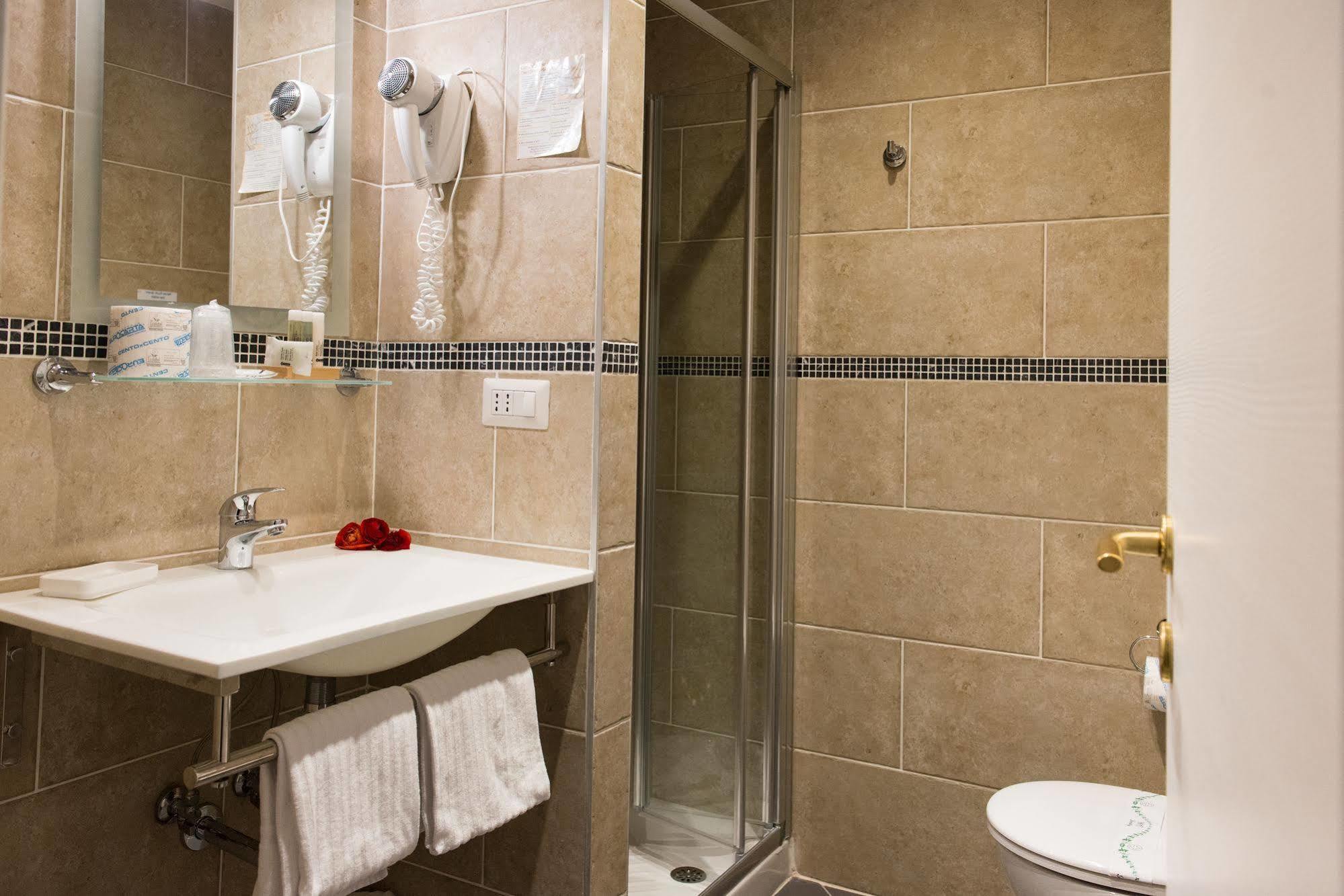 Domus Capilupi Bed & Breakfast Rome Bagian luar foto