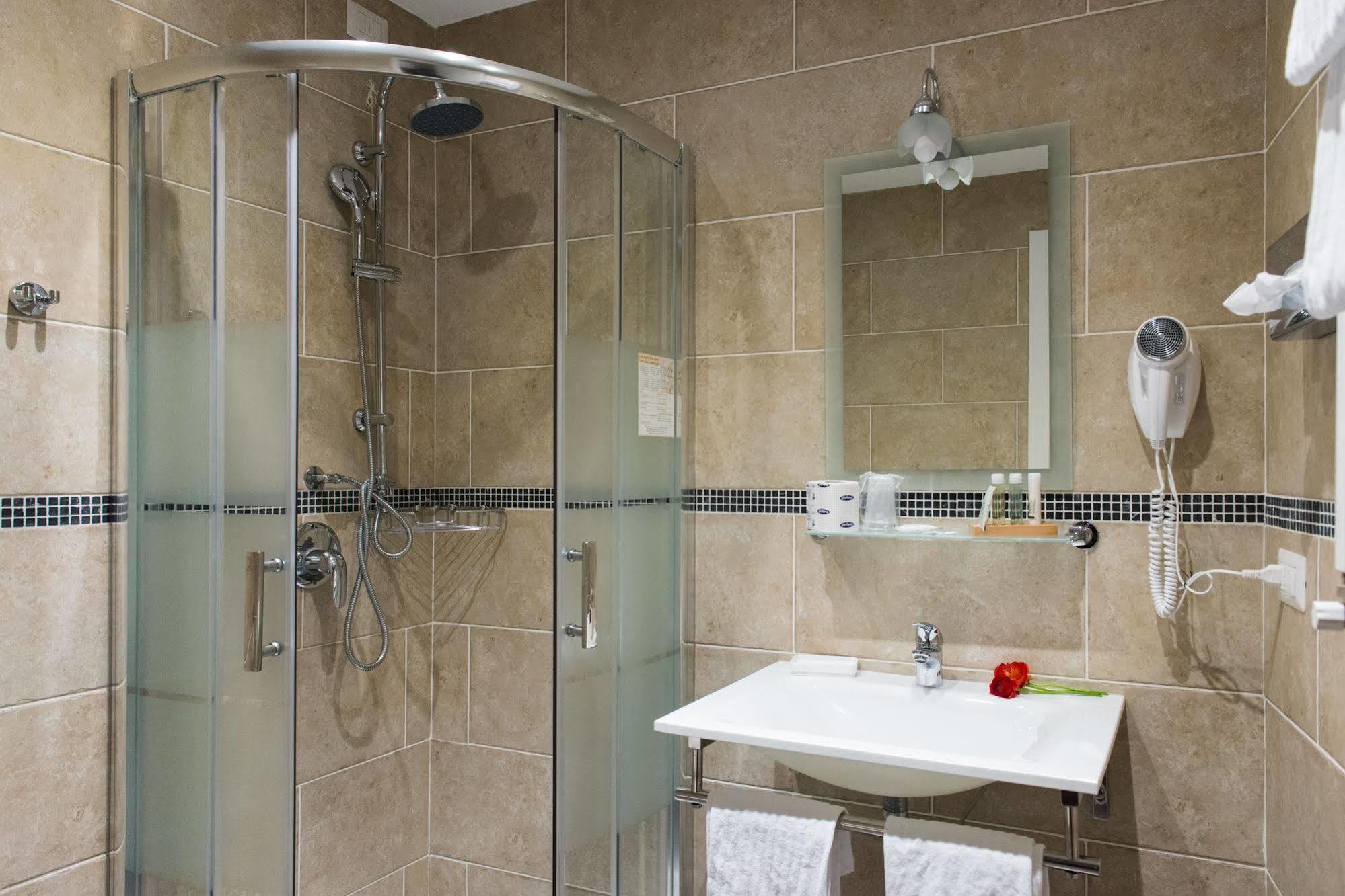 Domus Capilupi Bed & Breakfast Rome Bagian luar foto