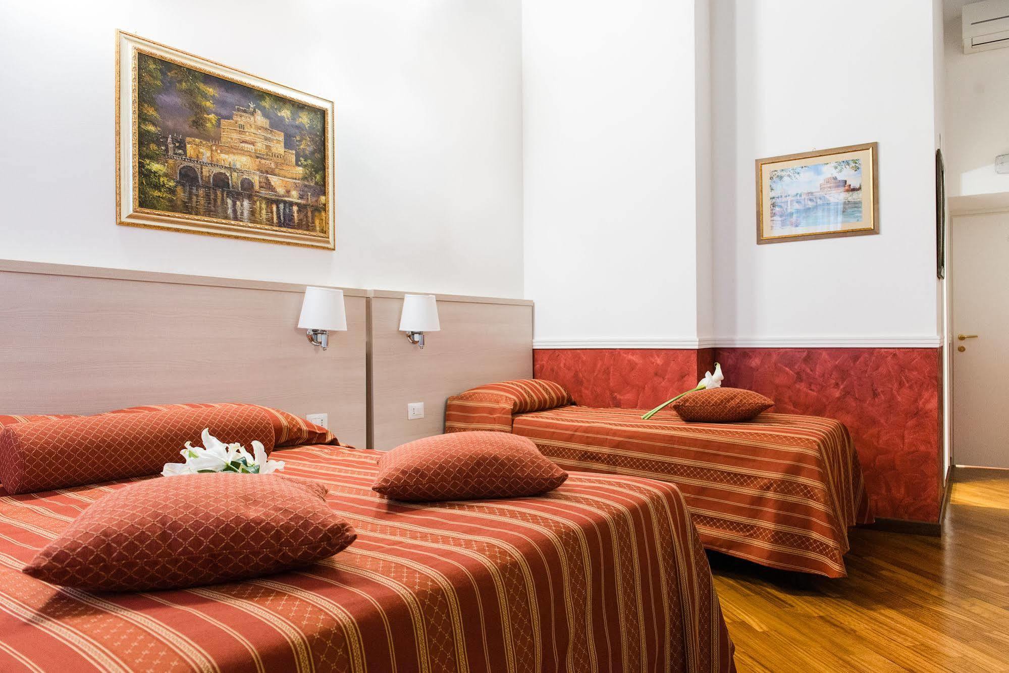 Domus Capilupi Bed & Breakfast Rome Bagian luar foto