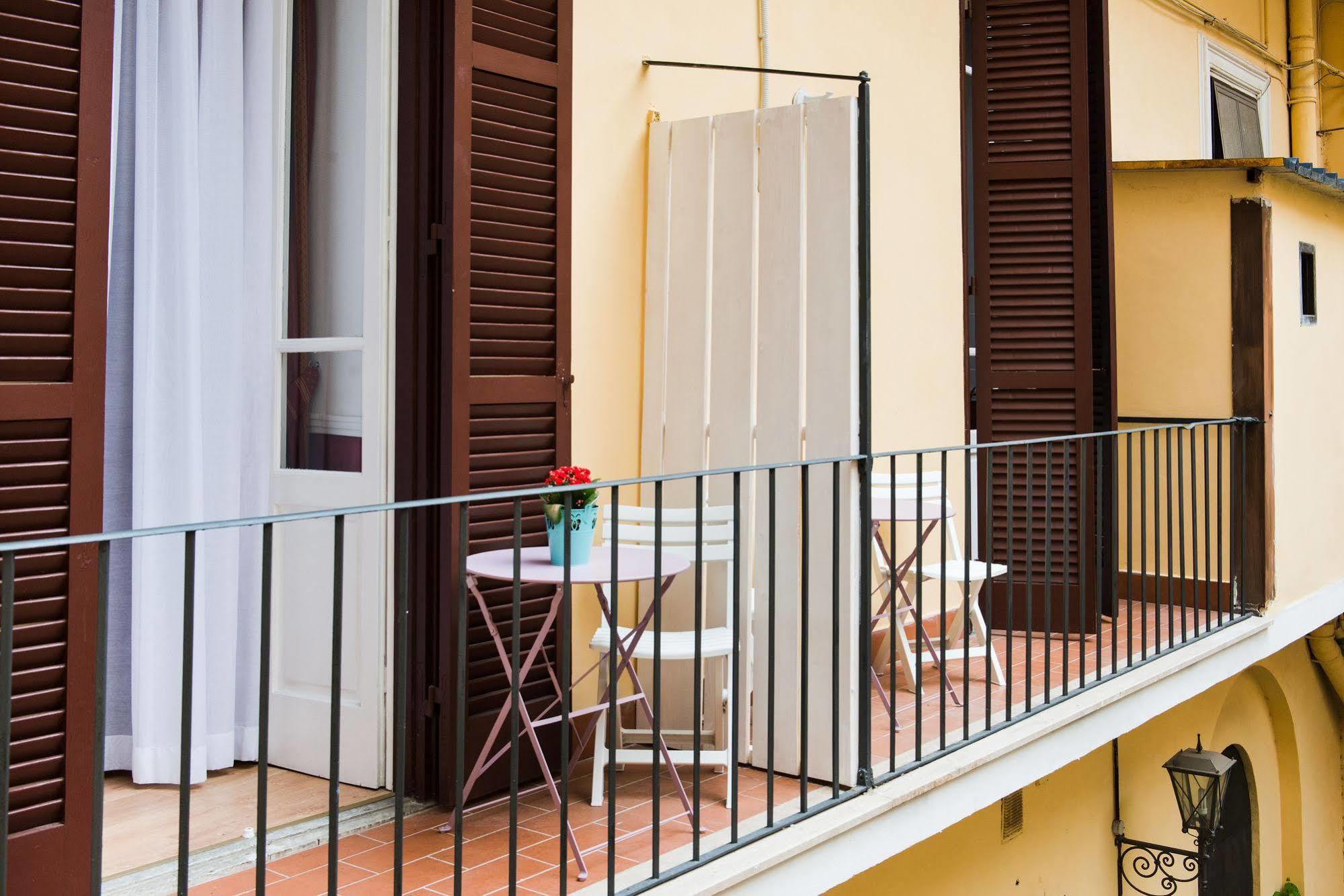 Domus Capilupi Bed & Breakfast Rome Bagian luar foto