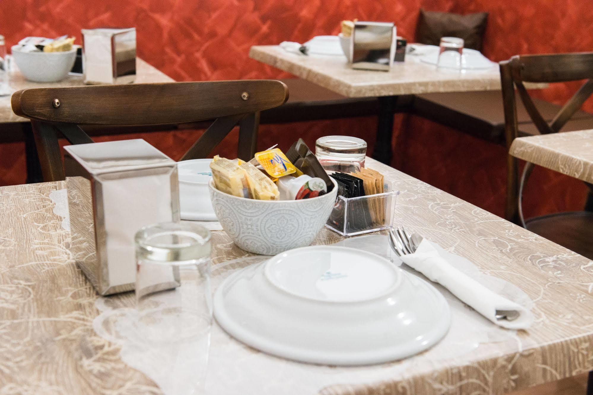Domus Capilupi Bed & Breakfast Rome Bagian luar foto