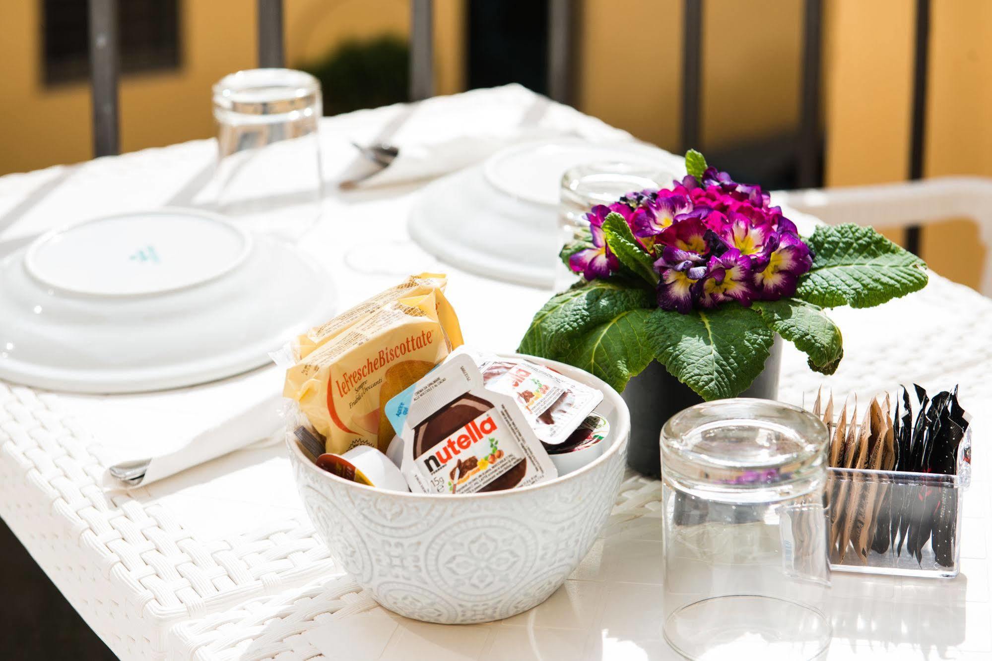 Domus Capilupi Bed & Breakfast Rome Bagian luar foto