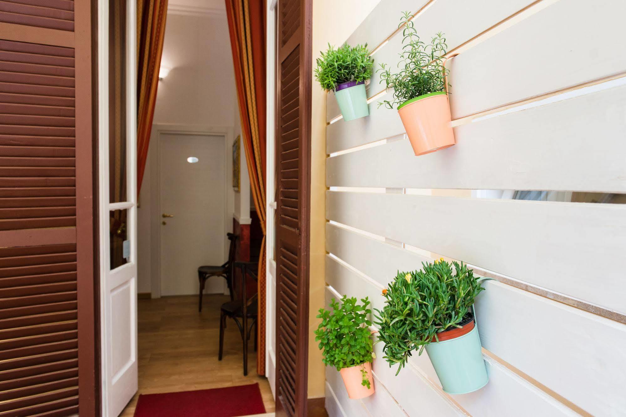 Domus Capilupi Bed & Breakfast Rome Bagian luar foto