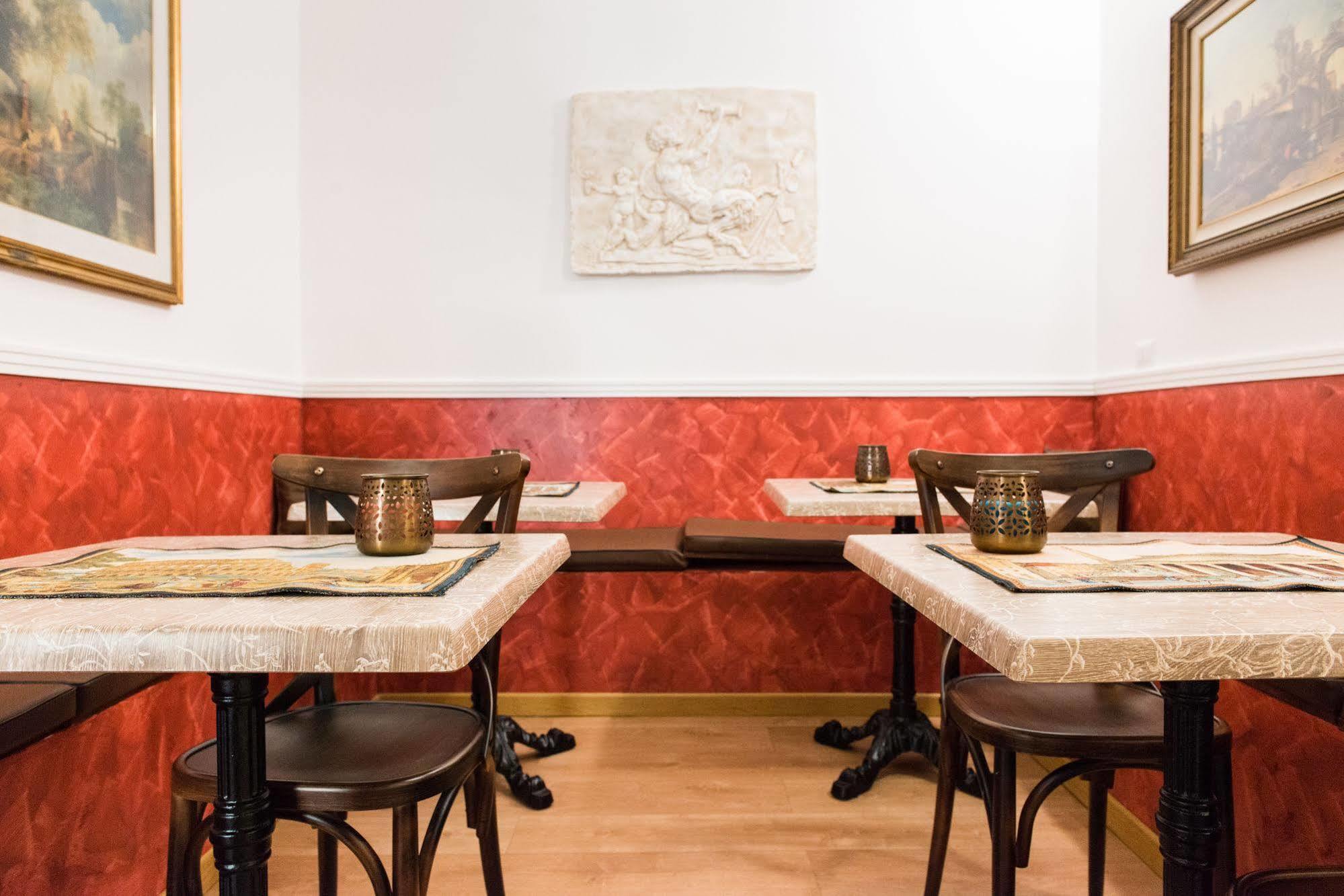 Domus Capilupi Bed & Breakfast Rome Bagian luar foto